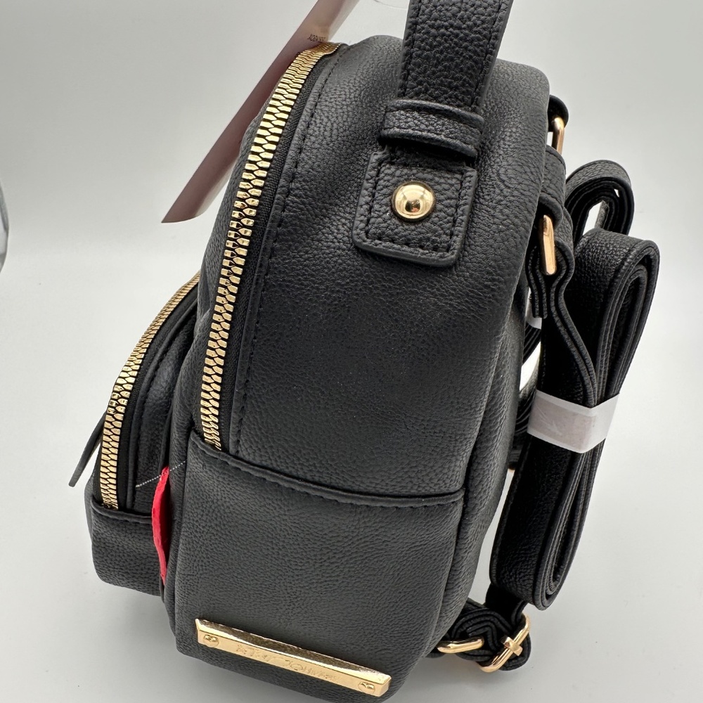 NWT Betsey Johnson Vampire Dog Mini Backpack Purse Puppy Dracula Kitsch - Picture 3 of 4